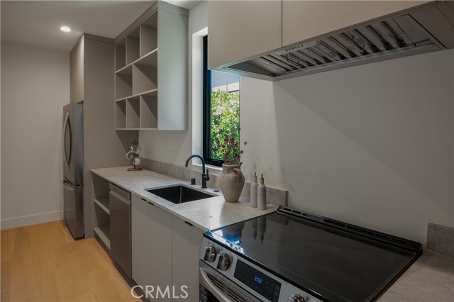 Detail Gallery Image 19 of 62 For 12335 Otsego St, Valley Village,  CA 91607 - 5 Beds | 6/1 Baths
