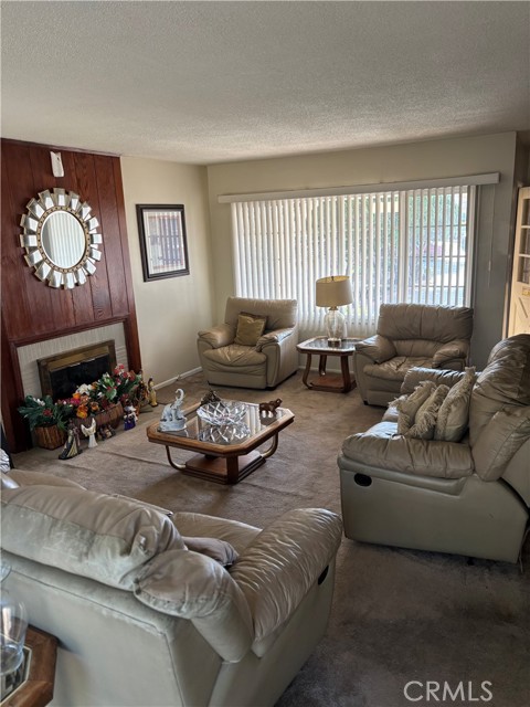 Detail Gallery Image 12 of 15 For 2403 W 116th, Hawthorne,  CA 90250 - 3 Beds | 2 Baths