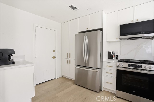 Detail Gallery Image 11 of 25 For 1635 Carmel Circle West, Upland,  CA 91784 - 2 Beds | 2 Baths