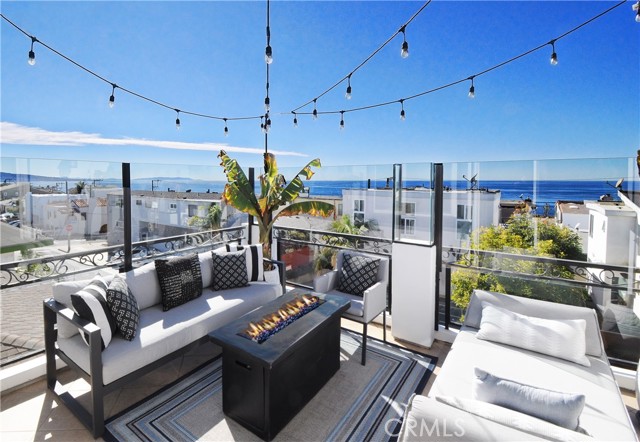 3316 Alma Avenue, Manhattan Beach, California 90266, 5 Bedrooms Bedrooms, ,4 BathroomsBathrooms,Residential,Sold,Alma,SB22035923