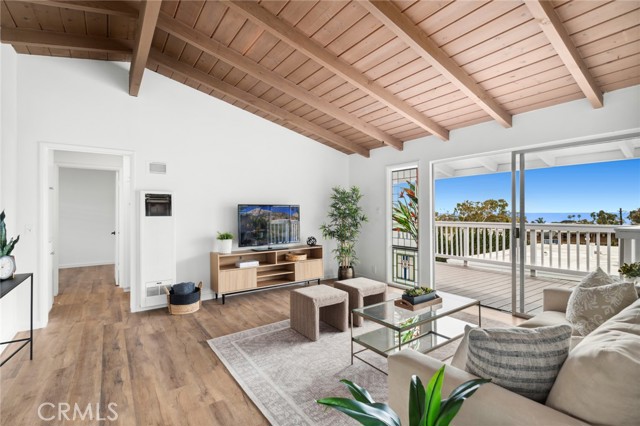 Detail Gallery Image 1 of 29 For 135 High Drive, Laguna Beach,  CA 92651 - – Beds | – Baths
