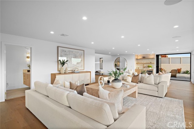 Detail Gallery Image 11 of 57 For 16471 Barnstable, Huntington Beach,  CA 92649 - 5 Beds | 5/1 Baths