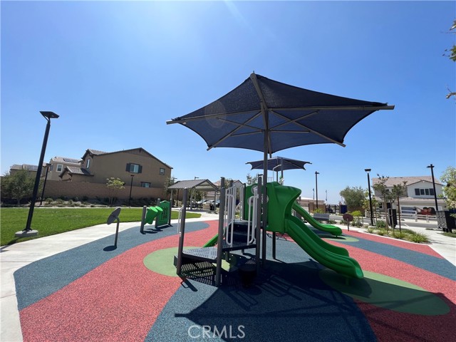 16036 Olivas Lane, Fontana CA: https://media.crmls.org/medias/2f563246-26f3-441f-a4aa-e86c17f581d8.jpg