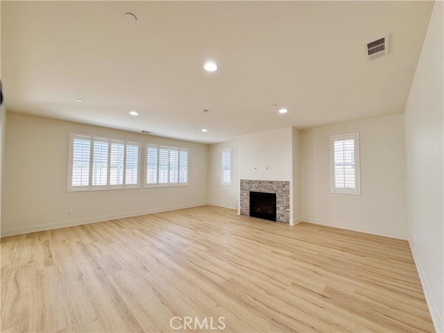 Detail Gallery Image 5 of 42 For 12827 Meridian St, Corona,  CA 92880 - 4 Beds | 3 Baths