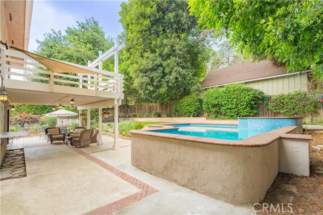 803 Crescent Drive, Monrovia CA: https://media.crmls.org/medias/2f571695-6e18-4c32-8346-3ff62ff48e77.jpg