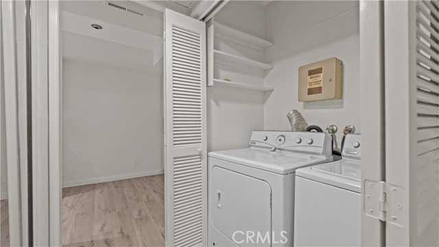 Detail Gallery Image 23 of 32 For 14521 Benefit St #102,  Sherman Oaks,  CA 91403 - 2 Beds | 2 Baths