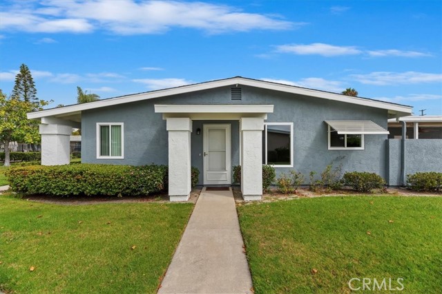 Detail Gallery Image 2 of 26 For 3676 Bartlett Ave., Oceanside,  CA 92057 - 2 Beds | 2 Baths
