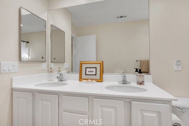 20022 Satsuma, Saugus CA: https://media.crmls.org/medias/2f57dc17-9b67-4430-b5ab-37da456e6eed.jpg