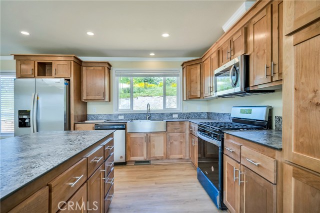 Detail Gallery Image 3 of 24 For 15424 Glenn Rd, Cobb,  CA 95426 - 3 Beds | 2 Baths