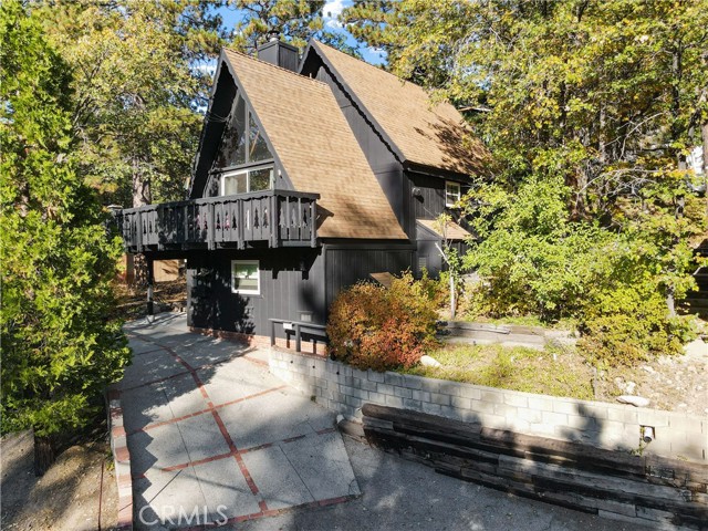 Detail Gallery Image 2 of 30 For 33020 Arrowbear Dr, Running Springs,  CA 92382 - 3 Beds | 2/1 Baths