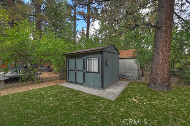 42824 Cedar Avenue, Big Bear Lake, CA 92315