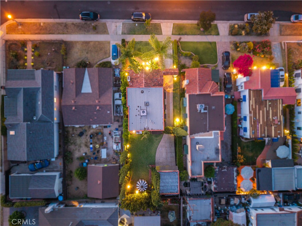 https://media.crmls.org/medias/2f599ff8-c5c7-4f8e-ae5c-5027c4b98226.jpg?preset=X-Large