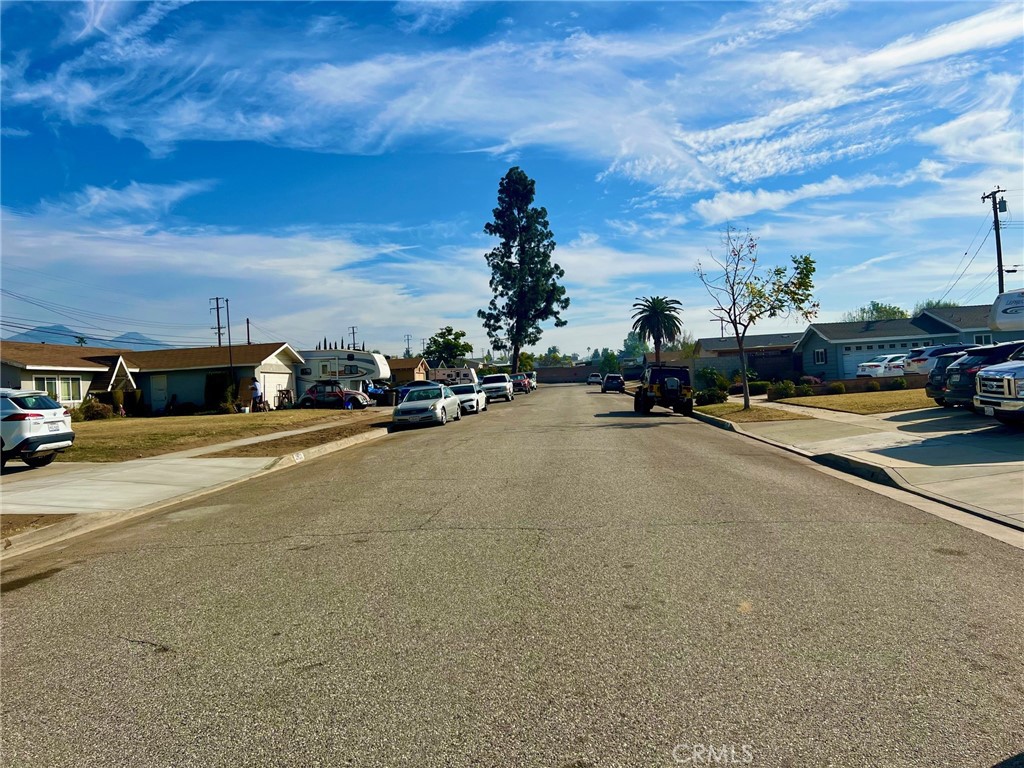 https://media.crmls.org/medias/2f5aa091-46c2-4c4b-ba31-d086c1c9c846.jpg?preset=X-Large