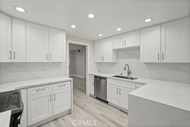 Detail Gallery Image 10 of 25 For 19029 Nordhoff St #103,  Northridge,  CA 91324 - 2 Beds | 2 Baths