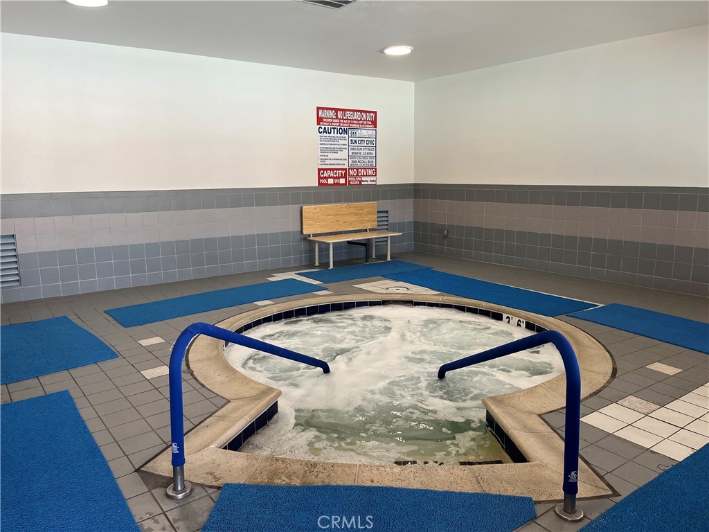 https://media.crmls.org/medias/2f5be5e8-b198-45e1-a4a5-d7e02cd4bbbe.jpg?preset=X-Large
