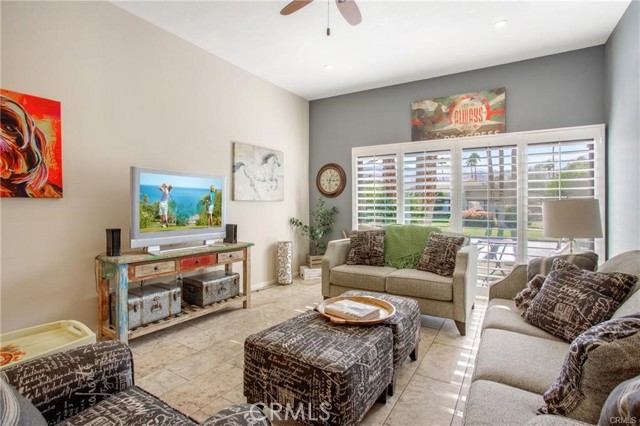 Detail Gallery Image 4 of 22 For 5784 Los Coyotes, Palm Springs,  CA 92264 - 2 Beds | 2 Baths