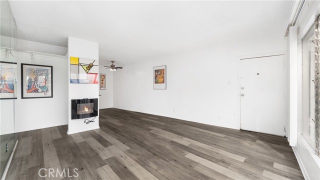 Detail Gallery Image 4 of 17 For 4431 Don Ricardo Dr #20,  Los Angeles,  CA 90008 - 1 Beds | 1 Baths