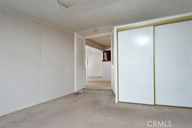 631 N Evergreen Street, Burbank CA: https://media.crmls.org/medias/2f5d7977-6ca0-495a-b14b-4c5fb2103ad2.jpg