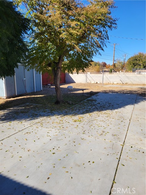 Detail Gallery Image 10 of 15 For 14158 Arrowhead Dr, Victorville,  CA 92395 - 3 Beds | 2 Baths