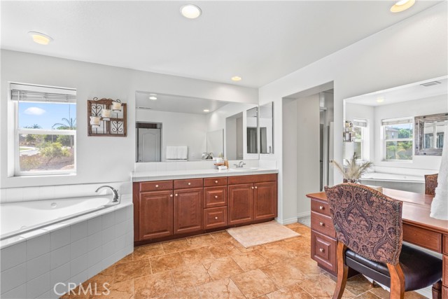 Detail Gallery Image 33 of 55 For 12113 Jonathan Dr, Riverside,  CA 92503 - 4 Beds | 2/1 Baths