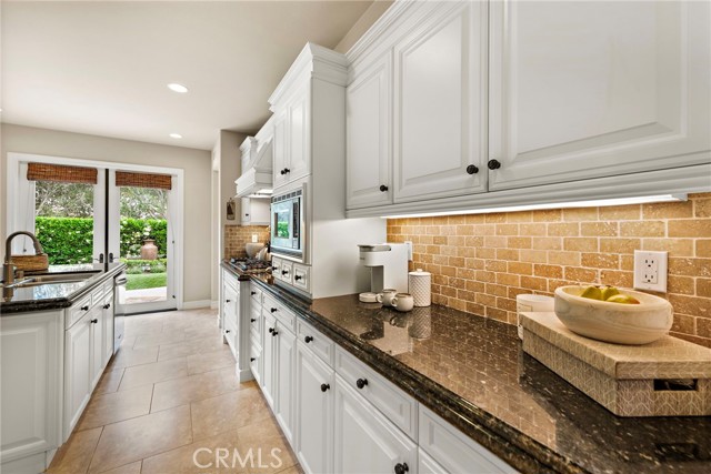 21 Corte Lomas Verdes, San Clemente CA: https://media.crmls.org/medias/2f601c0c-eece-4b19-bf00-057ab36dc02b.jpg