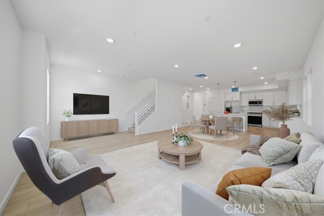 Detail Gallery Image 5 of 34 For 2540 Hepburn St, South El Monte,  CA 91733 - 4 Beds | 3/1 Baths