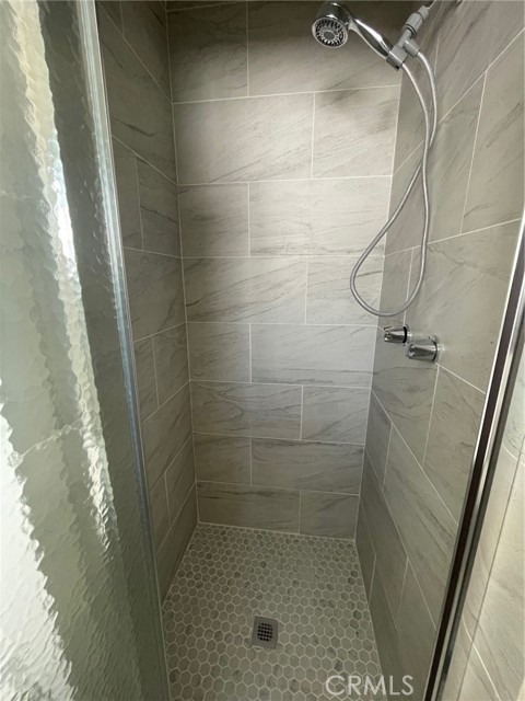 Detail Gallery Image 8 of 13 For 14413 Califa St #3,  Sherman Oaks,  CA 91401 - 3 Beds | 2 Baths