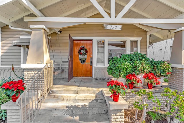 Detail Gallery Image 2 of 33 For 732 Molino, Long Beach,  CA 90804 - 3 Beds | 2 Baths