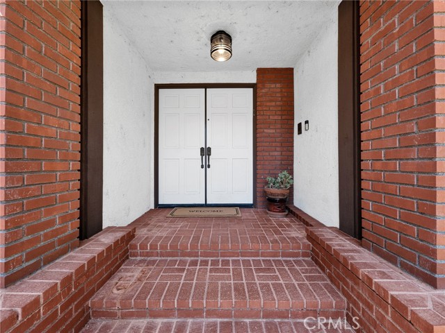 Detail Gallery Image 3 of 43 For 24527 Indian Hill Ln, West Hills,  CA 91307 - 5 Beds | 3 Baths
