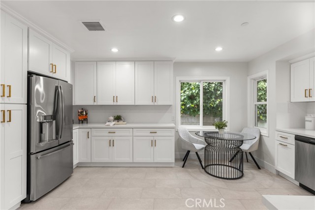 4637 Nagle Avenue, Sherman Oaks CA: https://media.crmls.org/medias/2f627f33-738d-4dce-b159-a8eb93bd2154.jpg