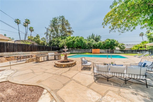 306 Felisa Court, Redlands CA: https://media.crmls.org/medias/2f628c42-f364-4d86-8a12-f39d8df23350.jpg
