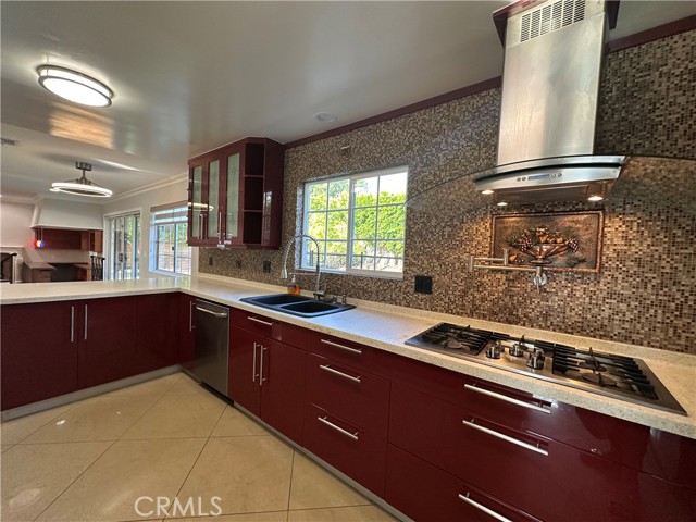 Detail Gallery Image 17 of 56 For 10760 Des Moines Ave, Porter Ranch,  CA 91326 - 3 Beds | 2/1 Baths