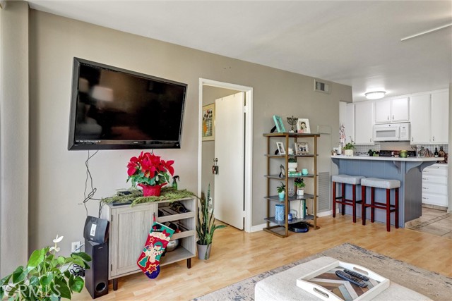 1750 E Ocean Boulevard, Long Beach CA: https://media.crmls.org/medias/2f62eaf7-26b8-4274-a9c0-213b1550faf7.jpg