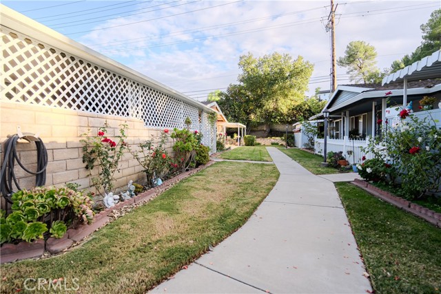 Detail Gallery Image 7 of 50 For 19204 Avenue of the Oaks #E,  Newhall,  CA 91321 - 2 Beds | 2 Baths