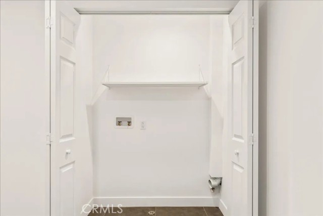 Detail Gallery Image 10 of 12 For 3527 3/4 Siskiyou, Los Angeles,  CA 90023 - 3 Beds | 3 Baths