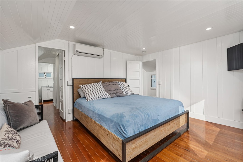 MLS #OC25141855 img 17