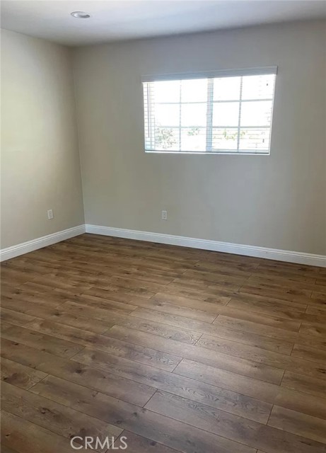 Detail Gallery Image 7 of 8 For 10324 Eton Ave, Chatsworth,  CA 91311 - 2 Beds | 2 Baths