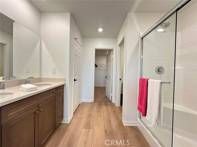 Detail Gallery Image 8 of 17 For 3904 E Coronado Privado, Ontario,  CA 91762 - 3 Beds | 3 Baths