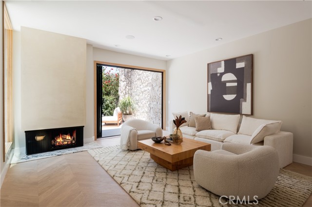 Detail Gallery Image 4 of 34 For 3977 Oeste Ave, Studio City,  CA 91604 - 3 Beds | 2/1 Baths