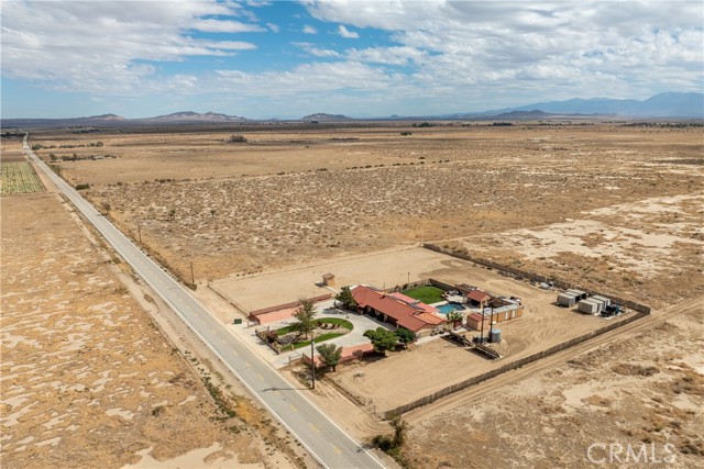 8212 E Avenue H, Lancaster CA: https://media.crmls.org/medias/2f666b4c-f5ef-4a9d-9733-2a172d84ca2d.jpg