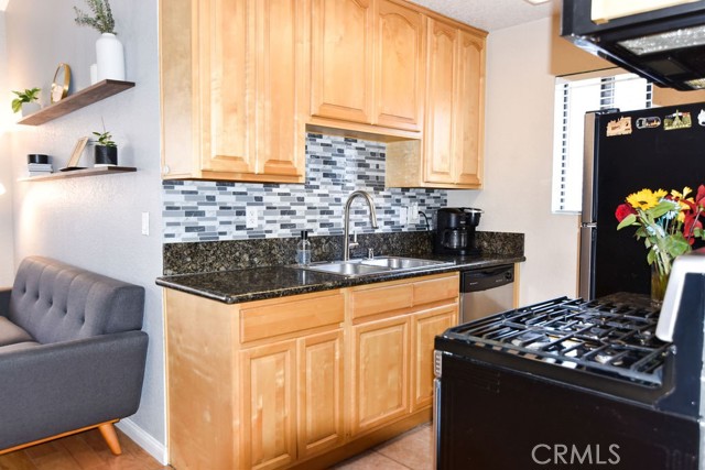 Detail Gallery Image 7 of 19 For 1070 Temple Ave, Long Beach,  CA 90804 - 1 Beds | 1 Baths