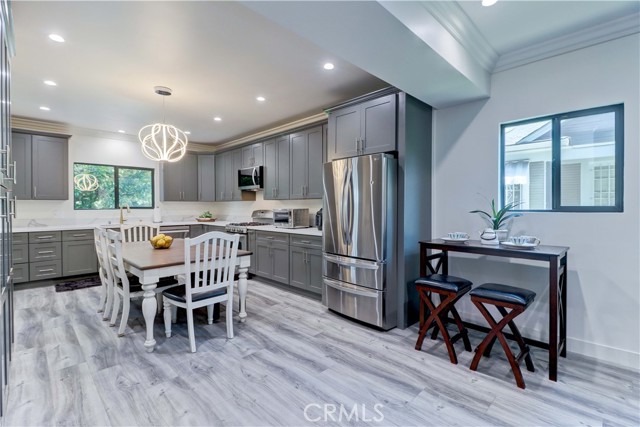 223 N St Andrews Place, Los Angeles CA: https://media.crmls.org/medias/2f678466-a29e-4208-a8a1-72dd8e52a426.jpg