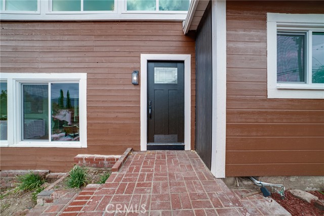 2423 Rockdell Street, La Crescenta CA: https://media.crmls.org/medias/2f6798b3-056c-4700-8f13-ffbb7403fda2.jpg