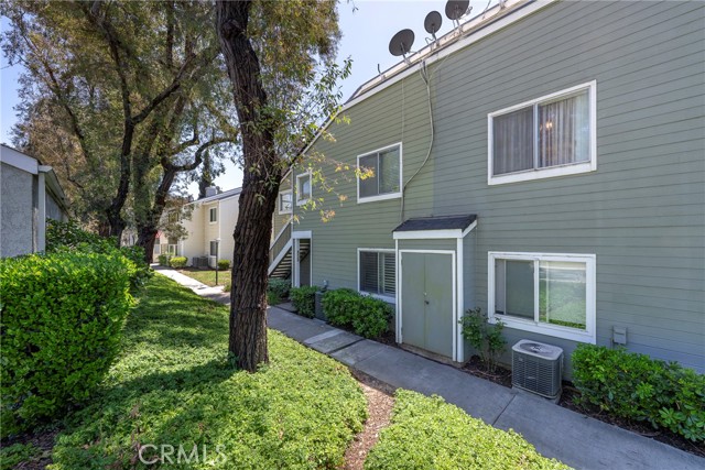 Detail Gallery Image 7 of 44 For 5812 Old Village Rd #212,  Yorba Linda,  CA 92887 - 3 Beds | 2 Baths