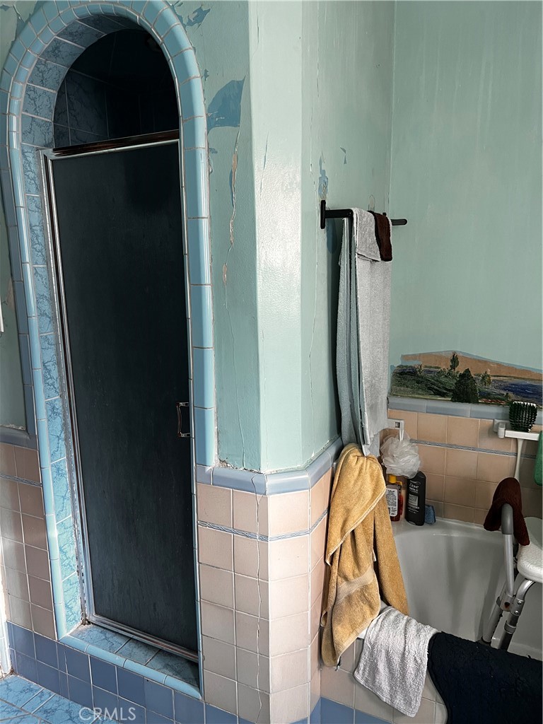 https://media.crmls.org/medias/2f6893cf-c637-4630-b3fa-bba7a49552f9.jpg?preset=X-Large