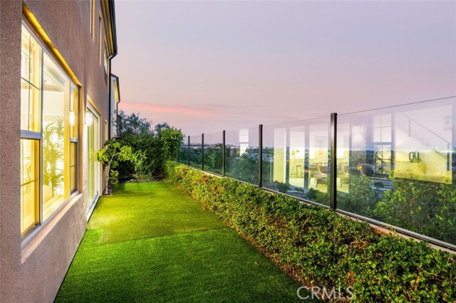 100 Soaring Eagle, Irvine CA: https://media.crmls.org/medias/2f691d66-a748-4182-b0fb-f7de16fef3ab.jpg