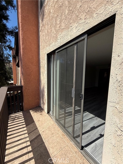 Detail Gallery Image 8 of 24 For 5250 Colodny Dr #12,  Agoura Hills,  CA 91301 - 3 Beds | 3/1 Baths