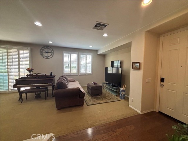 Detail Gallery Image 7 of 17 For 2750 E Oak Hill Dr #16,  Ontario,  CA 91761 - 3 Beds | 2 Baths