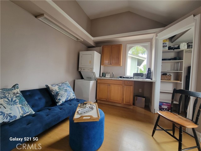 21171 B Lochlea Lane, Huntington Beach CA: https://media.crmls.org/medias/2f6a541f-d8ee-4d7e-8a85-677fa09c1edc.jpg