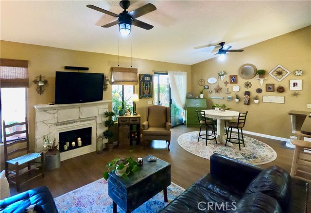 Detail Gallery Image 5 of 17 For 1441 Potomac Cir, San Jacinto,  CA 92583 - 2 Beds | 2 Baths